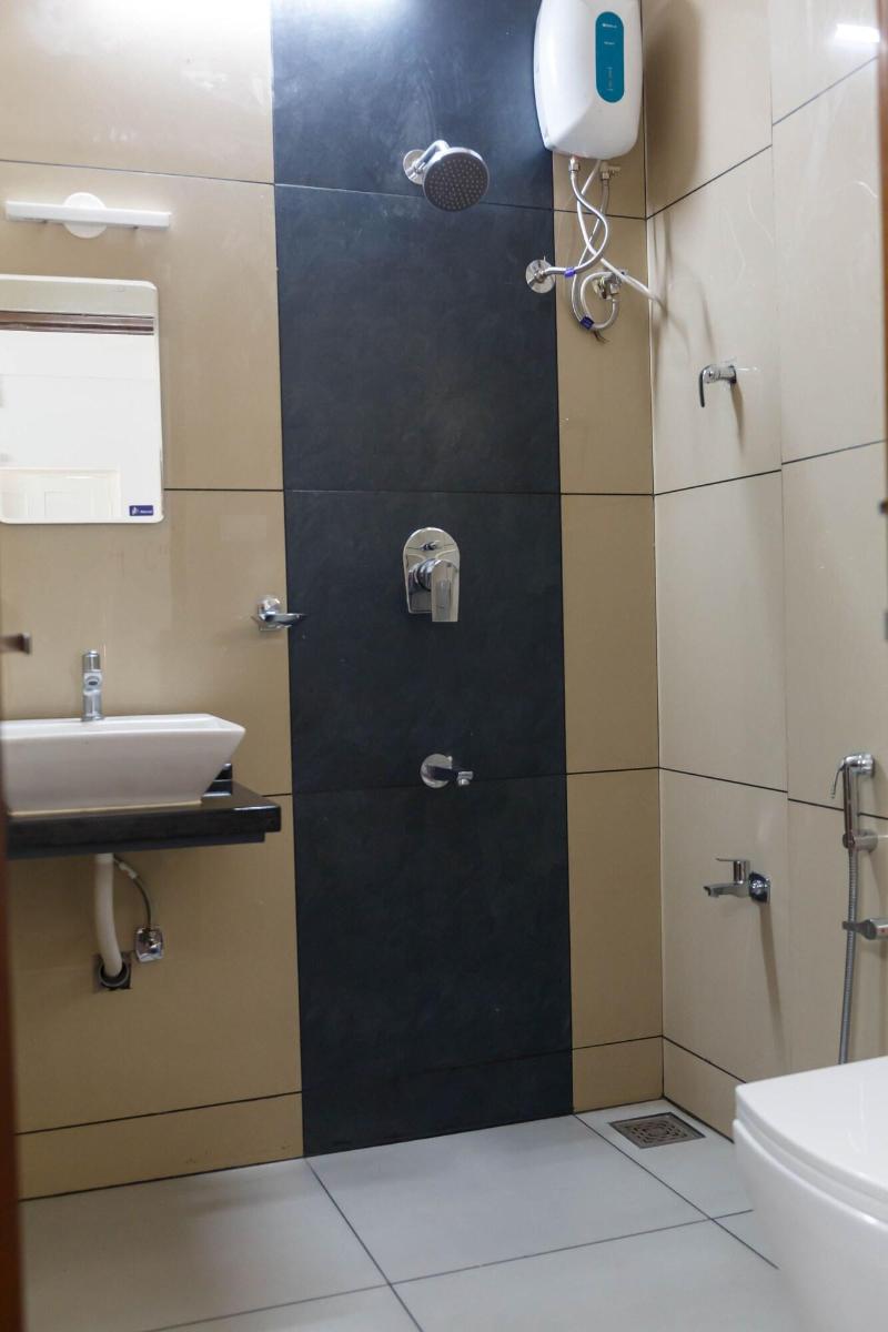 Guest West Inn image
