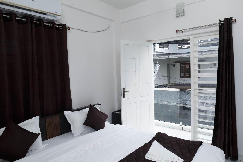 Guest West Inn image