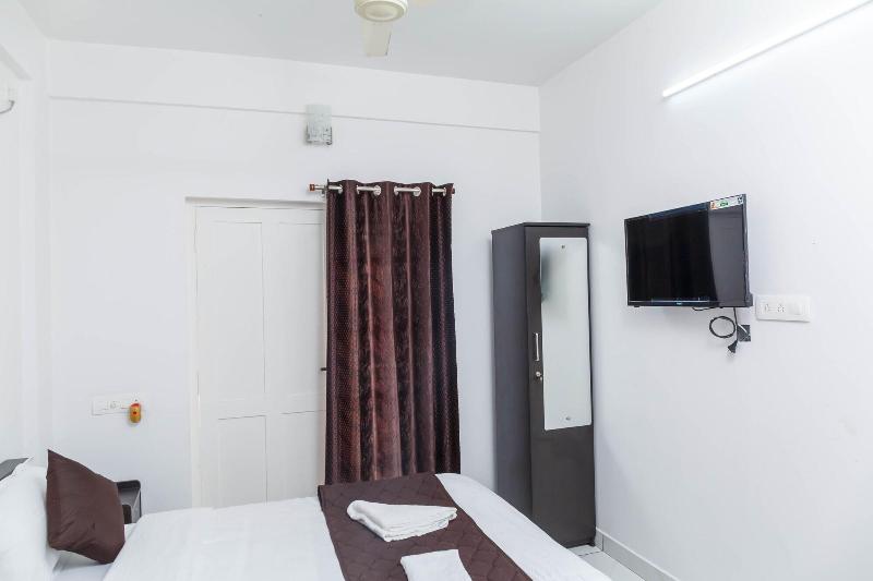 Guest West Inn image