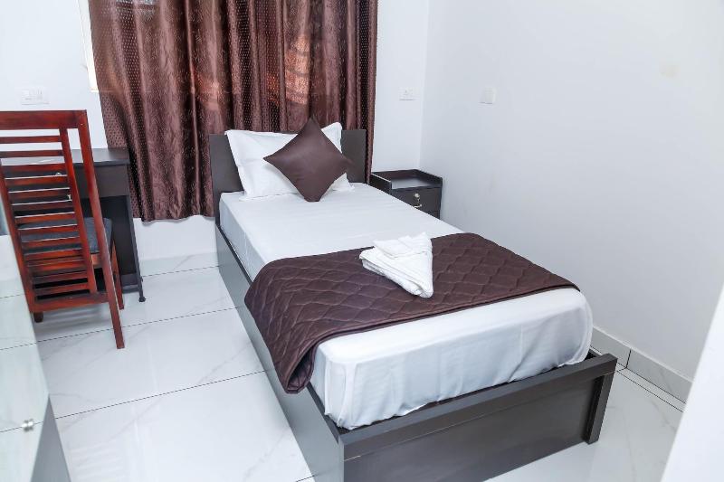 Guest West Inn image