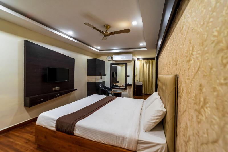 DOUBLE EXECUTIVE KING BED