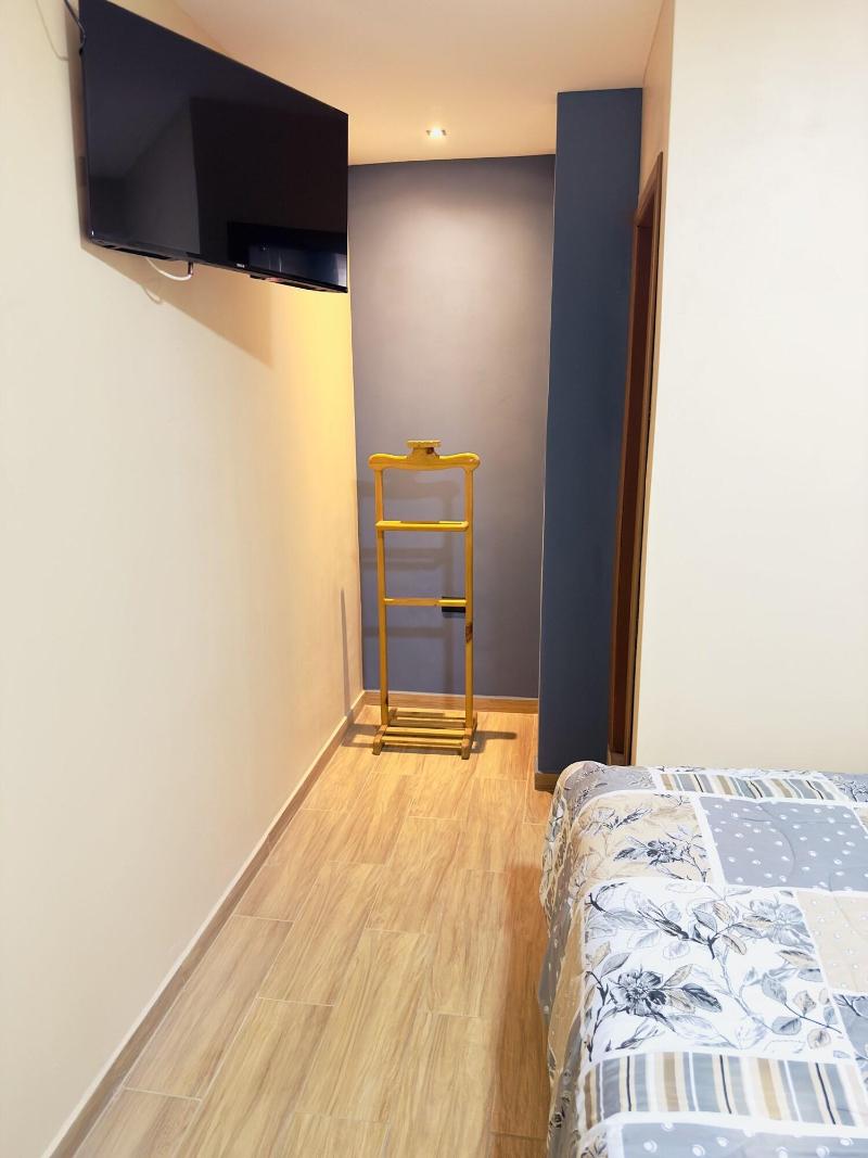 Hostal Niiza image