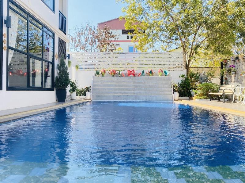 Ananphada Boutique image