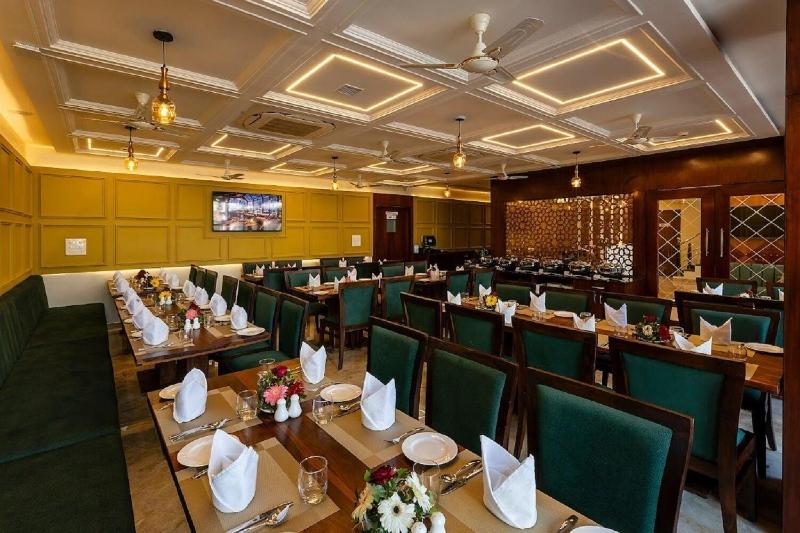 Five Elements Hotels Mertiya Residency image