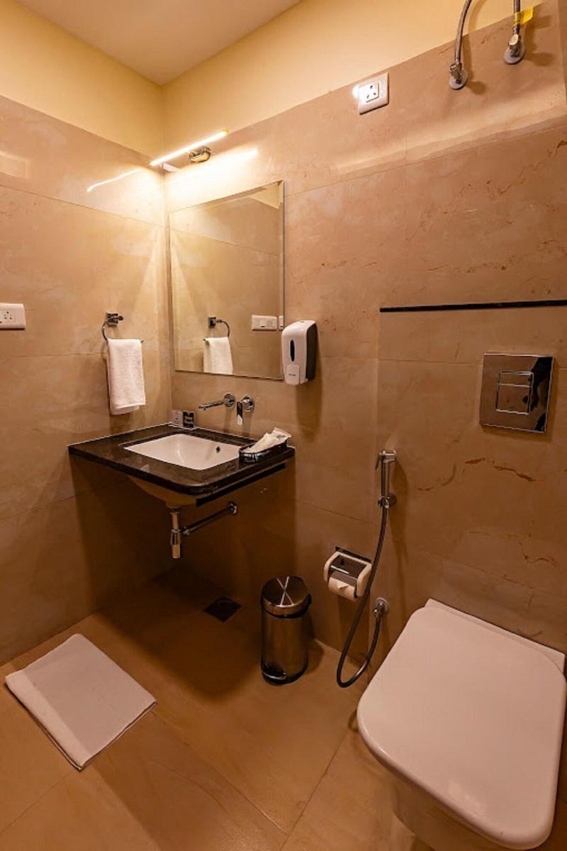 Five Elements Hotels Mertiya Residency image
