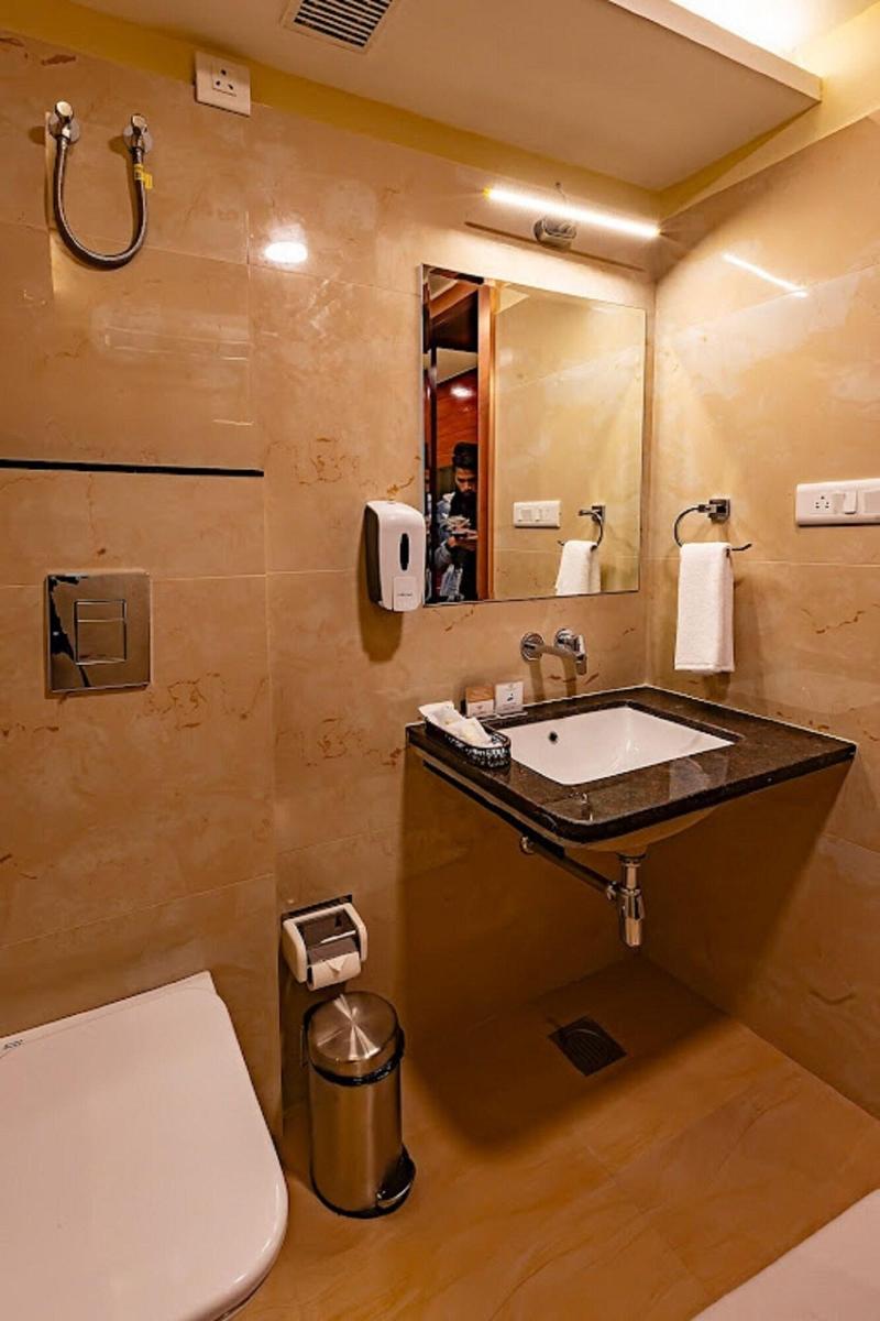 Five Elements Hotels Mertiya Residency image