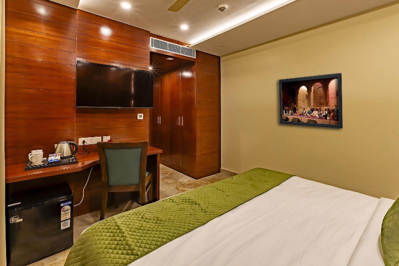Five Elements Hotels Mertiya Residency image