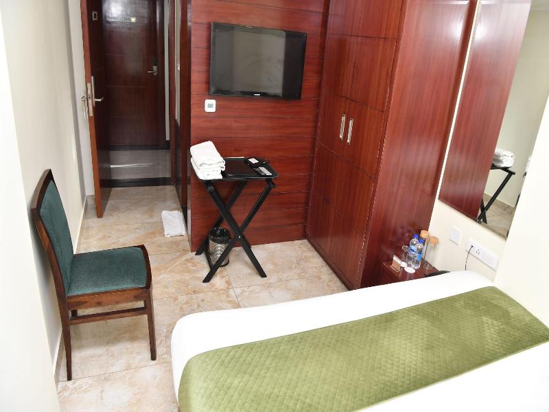 Five Elements Hotels Mertiya Residency image