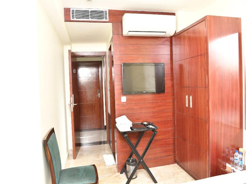 Five Elements Hotels Mertiya Residency image