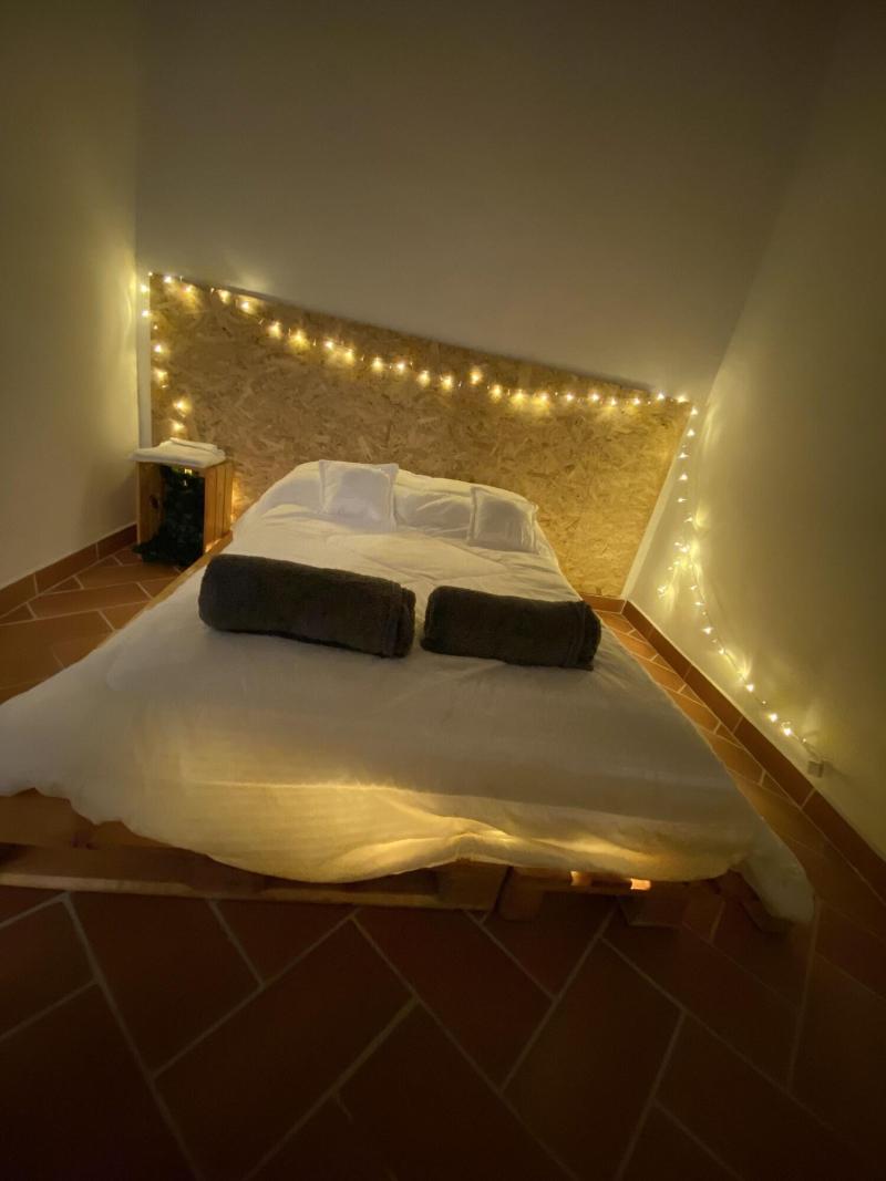 Banana Hostel image