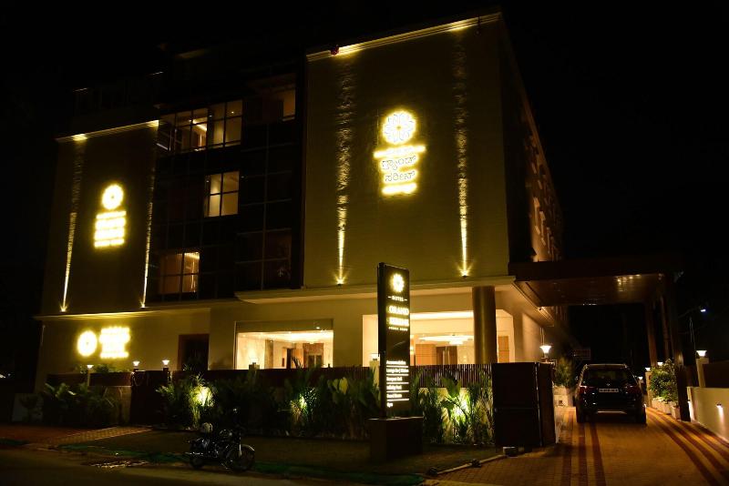 Hotel Grand Serene Mysore — exterior view