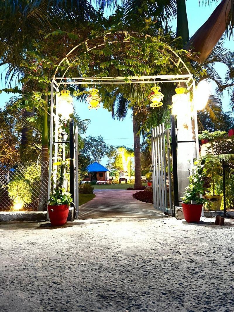 Green Leaf Cafe And Home Stay image