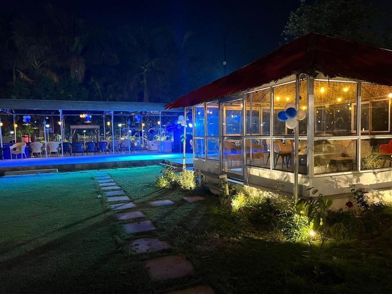 Green Leaf Cafe And Home Stay image