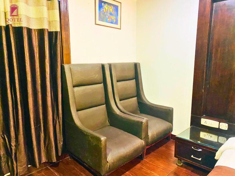 Qotel Hotel Pitampura image