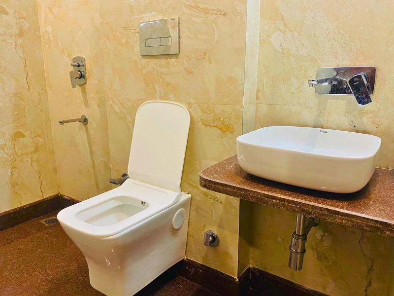 Qotel Hotel Pitampura image