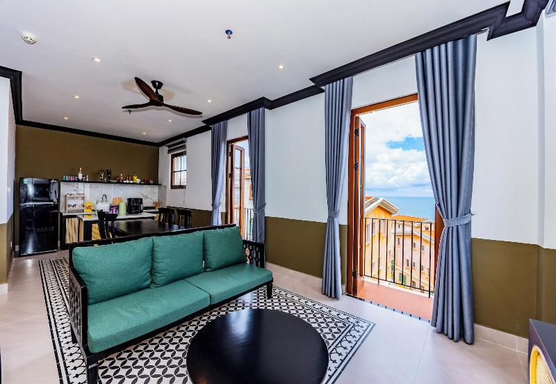 Sunset Bay Retreat Hotel image