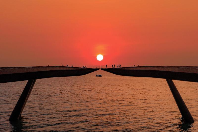 Sunset Bay Retreat Hotel image