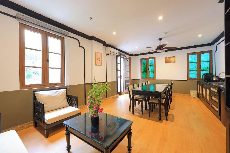 Sunset Bay Retreat Hotel image