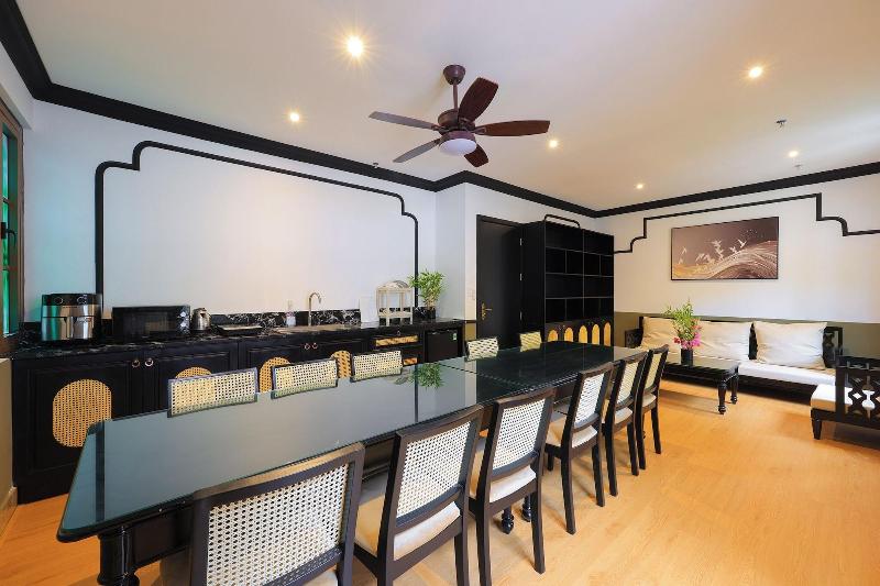 Sunset Bay Retreat Hotel image