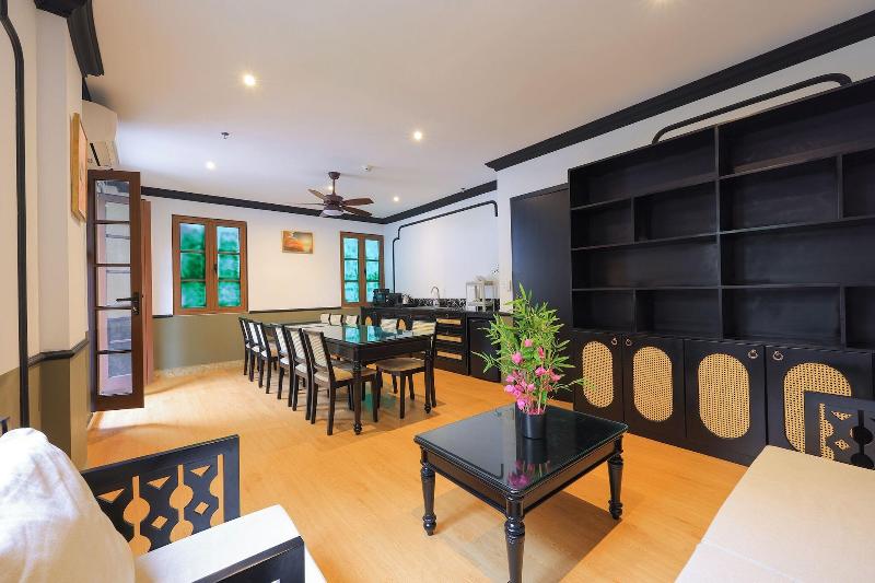 Sunset Bay Retreat Hotel image