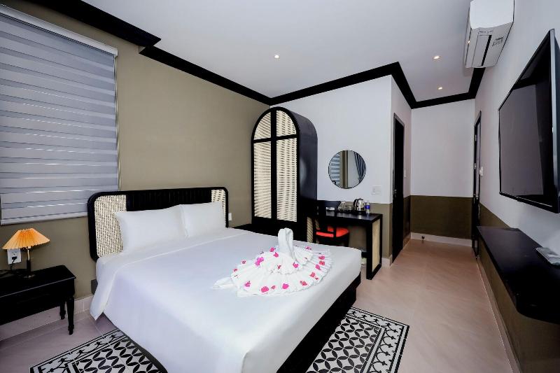 Sunset Bay Retreat Hotel image