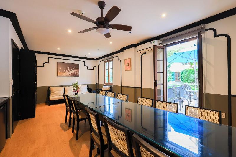 Sunset Bay Retreat Hotel image