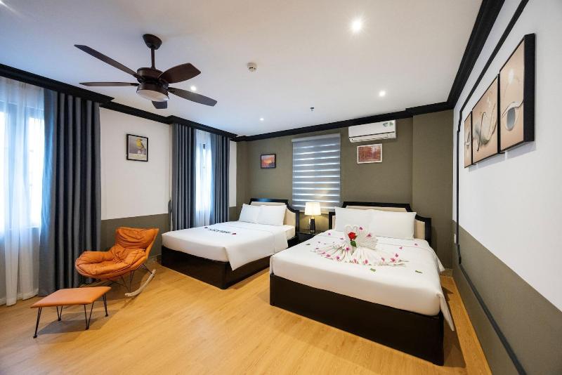 Sunset Bay Retreat Hotel image