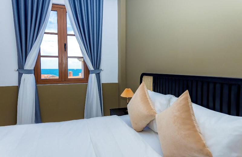 Sunset Bay Retreat Hotel image