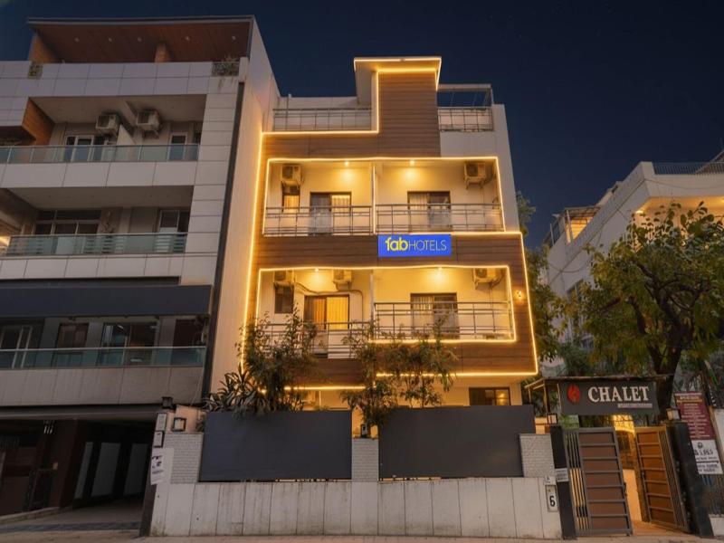 Fabhotel Chalet City image