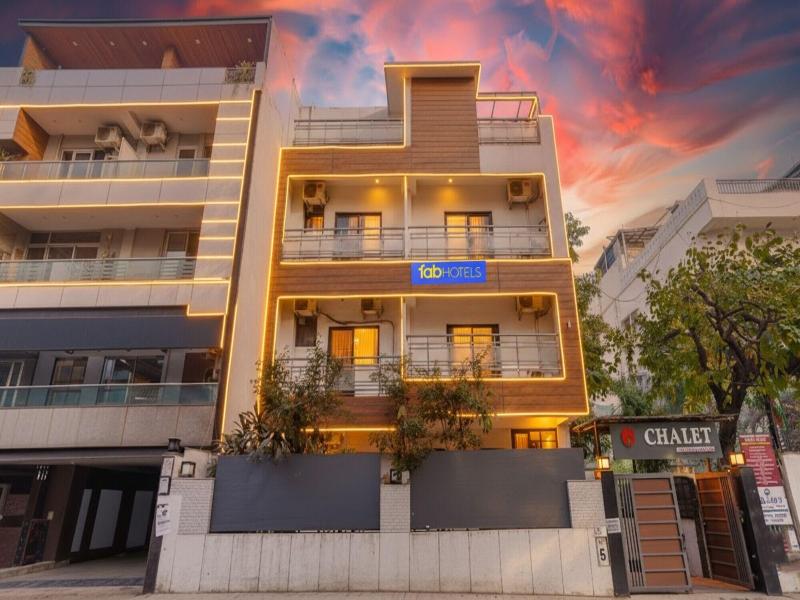 Fabhotel Chalet City image