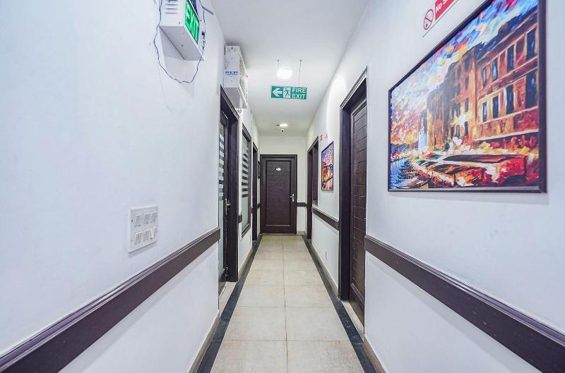 Fabhotel Chalet City image