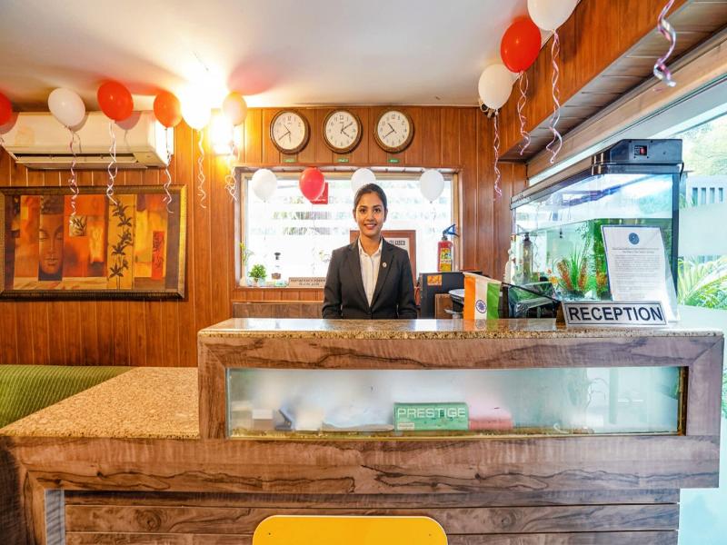 Fabhotel Chalet City image
