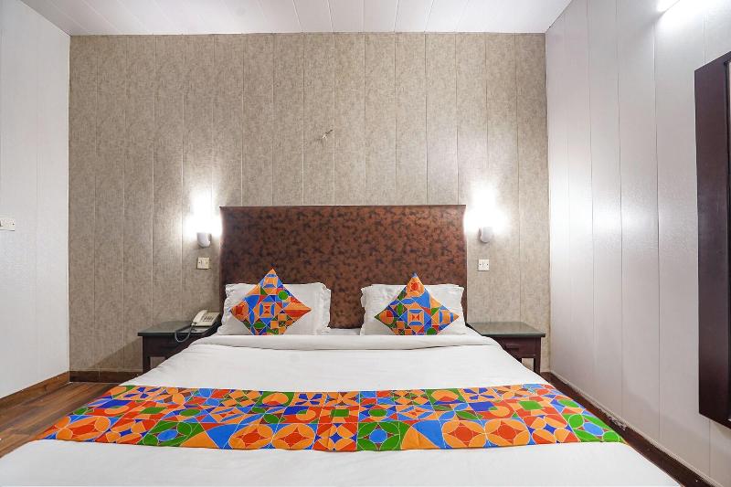Fabhotel Chalet City image