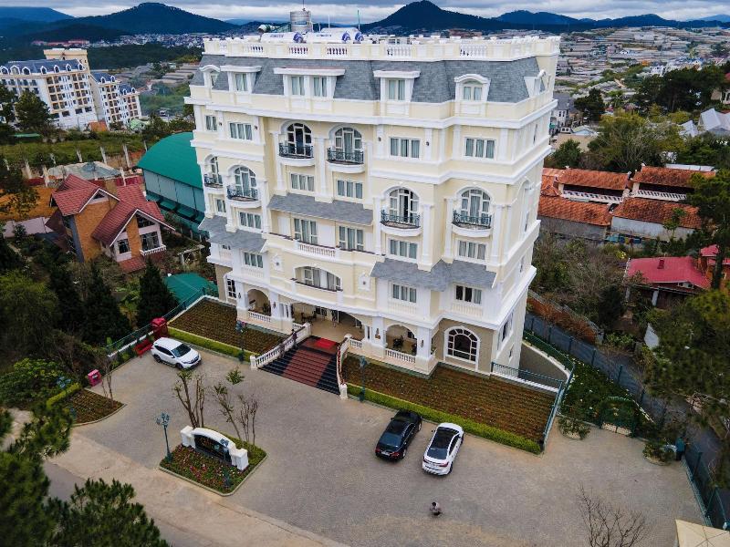Calyssa Hotels Village image