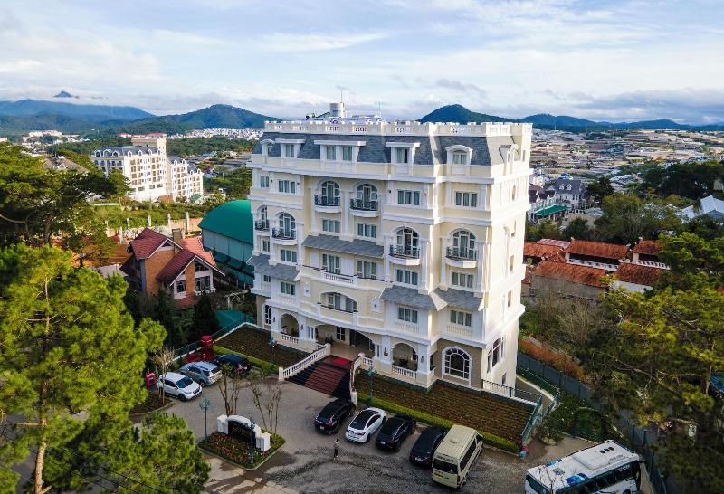 Calyssa Hotels Village image