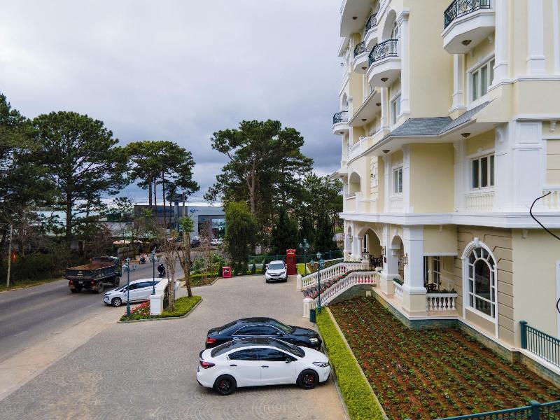 Calyssa Hotels Village image