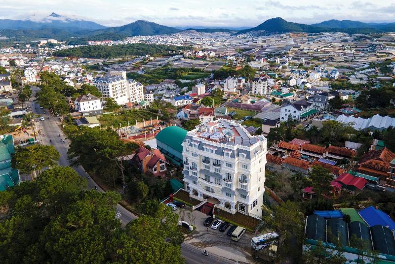 Calyssa Hotels Village image
