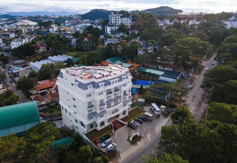 Calyssa Hotels Village image