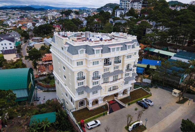 Calyssa Hotels Village image