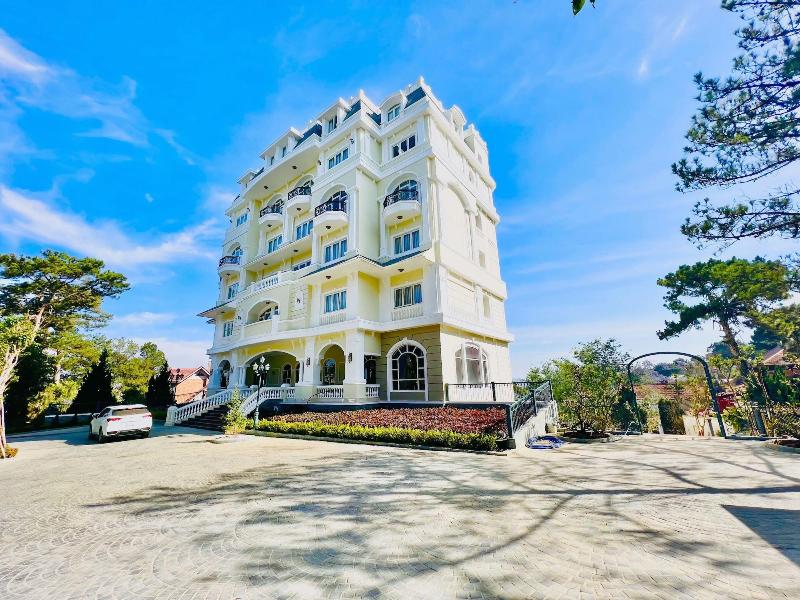 Calyssa Hotels Village image
