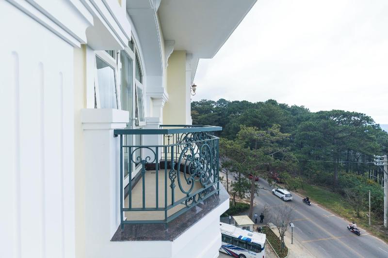 Calyssa Hotels Village image