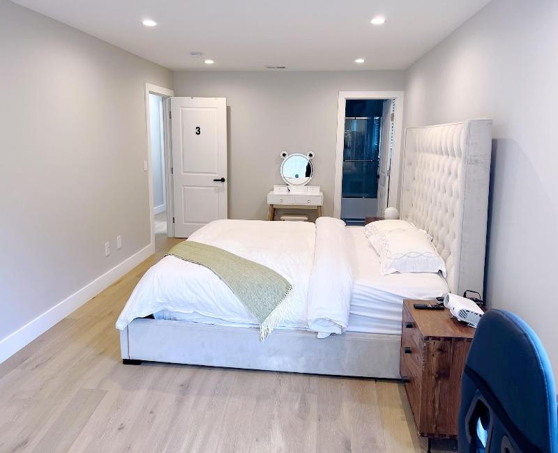 Lux Apartment On Hill Close To Sf image