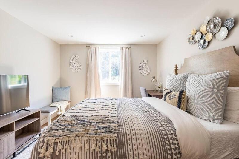 Lux Apartment On Hill Close To Sf image