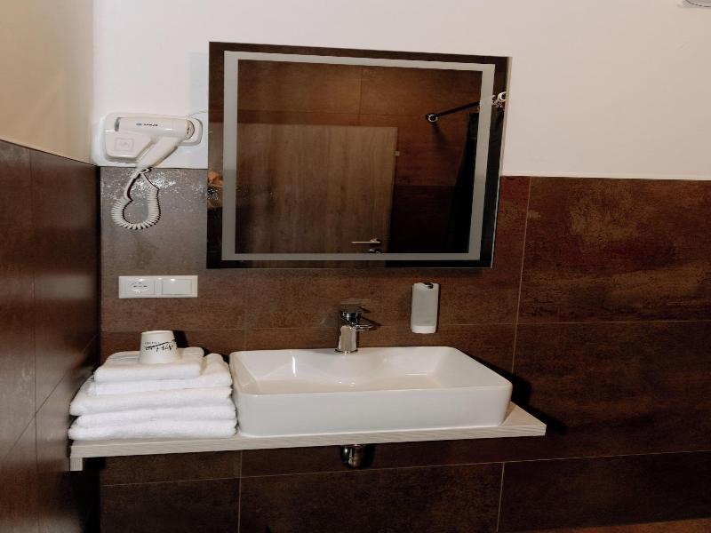 Hotel Ayhan image