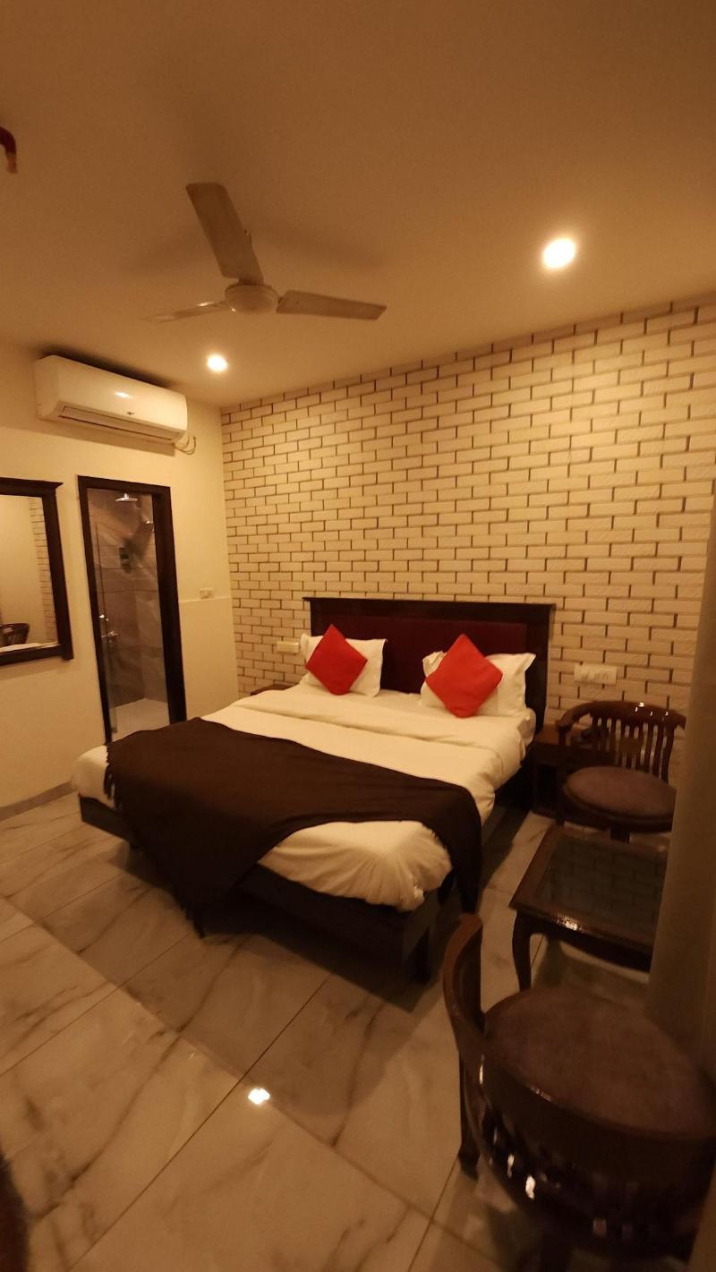 Hotel Multitech Premium image