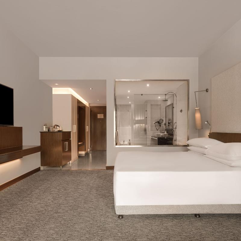 Dusit Thani LakeView Cairo image