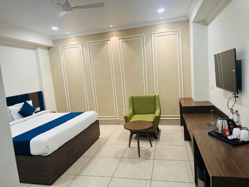 Hotel Fortune Ganga image