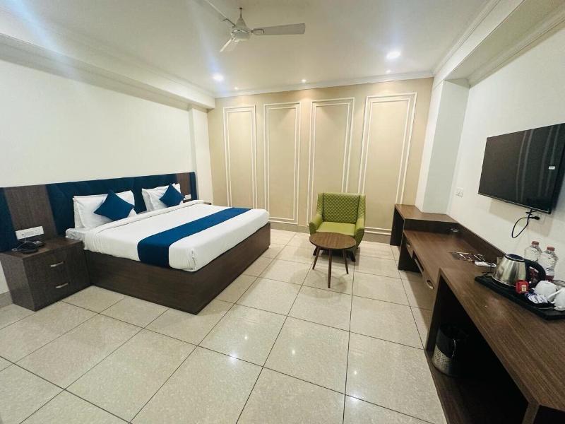 Hotel Fortune Ganga image