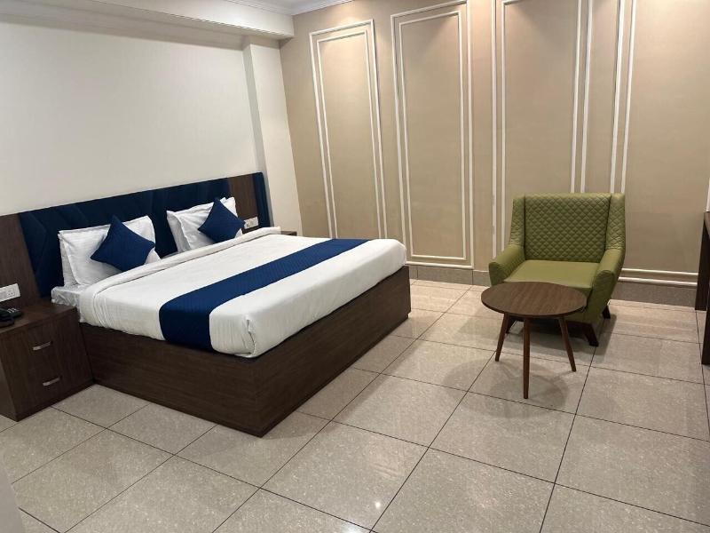 Hotel Fortune Ganga image