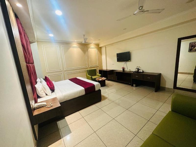Hotel Fortune Ganga image